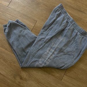 Under Armour Women’s Crop Pants.